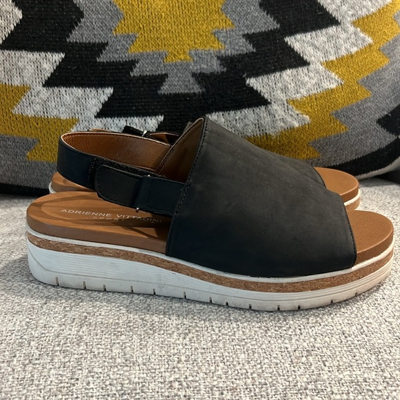 Adrienne Vittadini sandal 8 - Picture 3 of 7